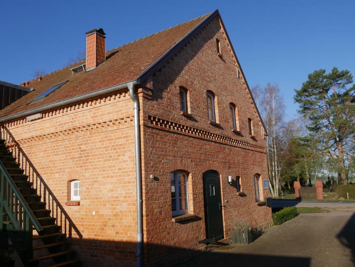 Lindenhof, Wohnung 1, Giebel Vipperow エクステリア 写真