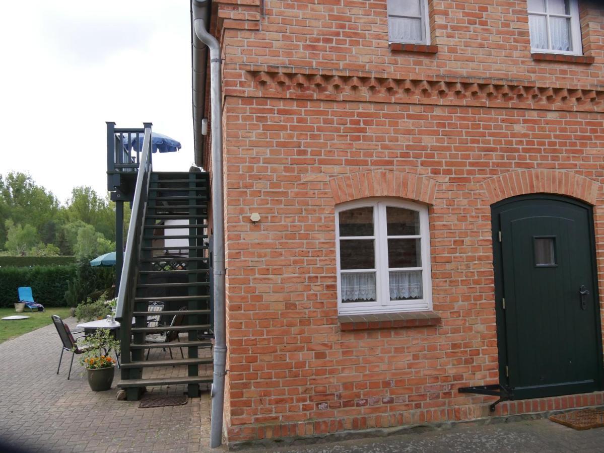 Lindenhof, Wohnung 1, Giebel Vipperow エクステリア 写真
